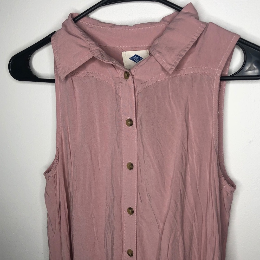 pink sleeveless dress